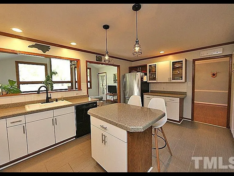 2925 Friendship Rd — Photo 3