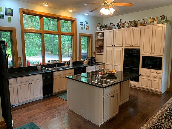 2nd image of 10573 Glenwood Dr