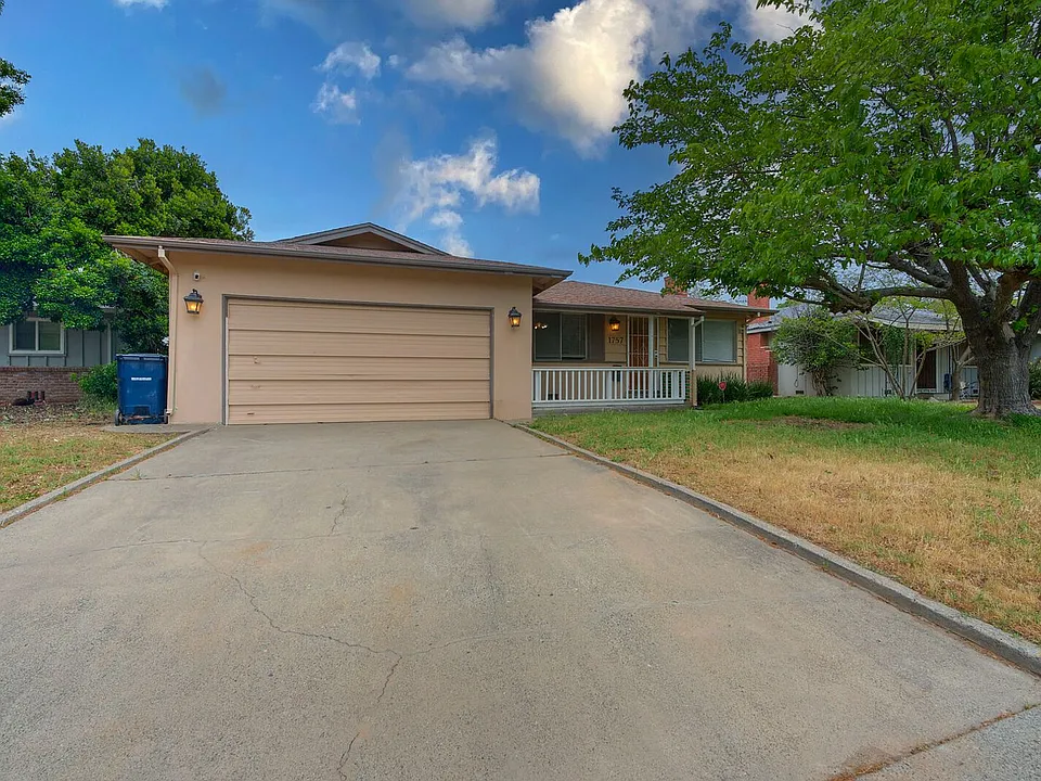 1757 Wakefield Way