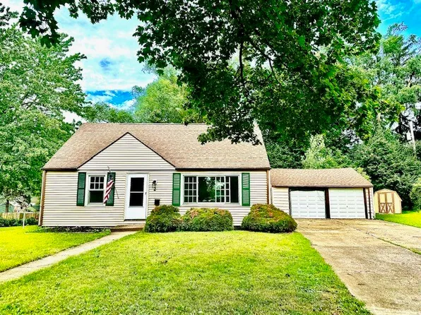 2 Crescent Ct, Batavia, NY 14020