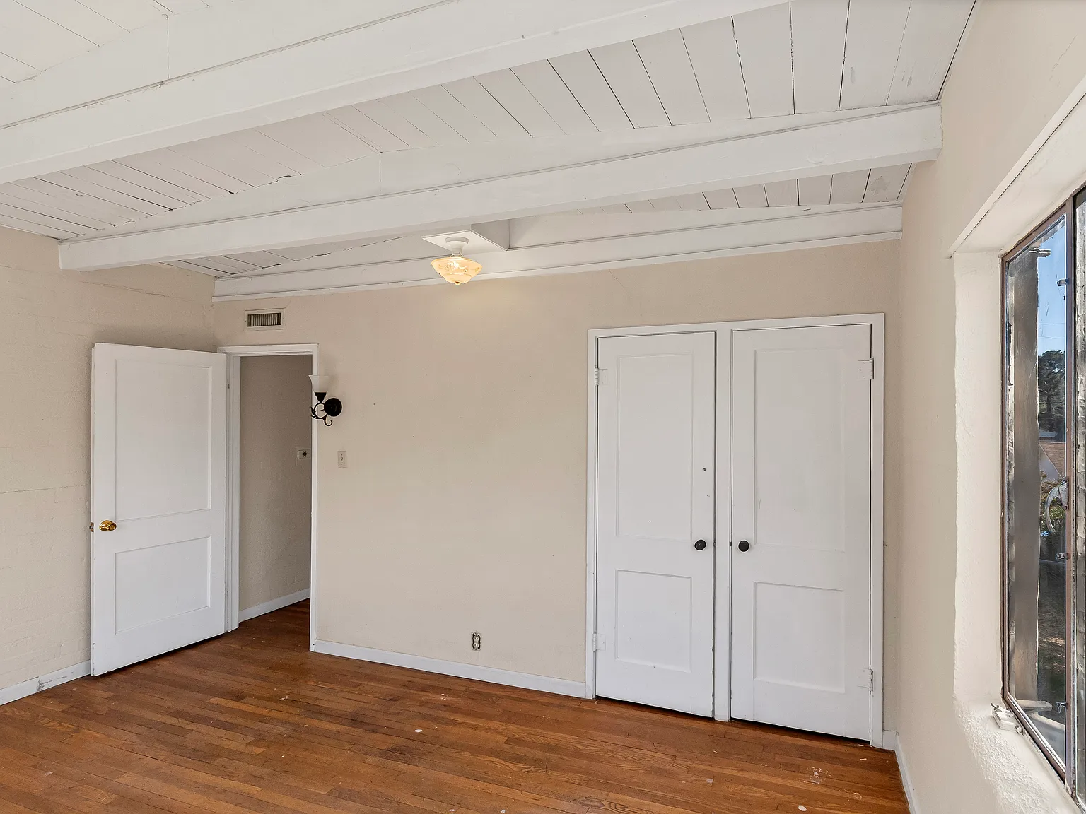 4 bed, 2183 sqft, $2,000 — Photo 3