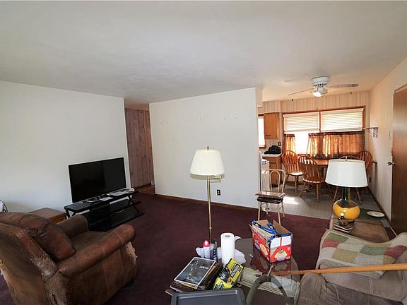 4th image of 643 N 82nd Ter