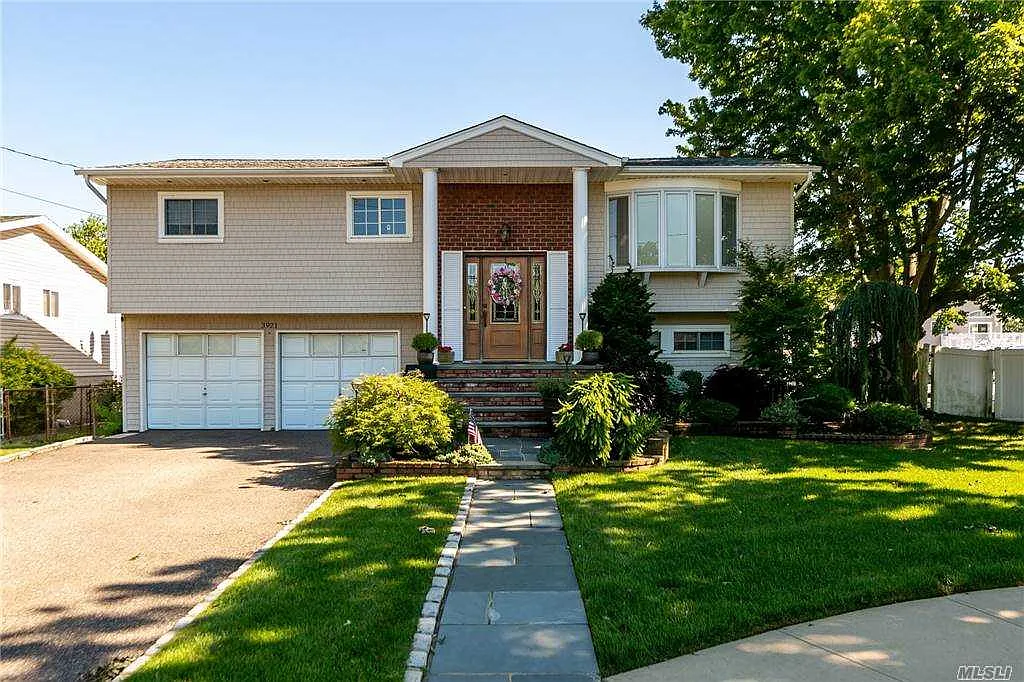 3921 Darby Ln photo 1