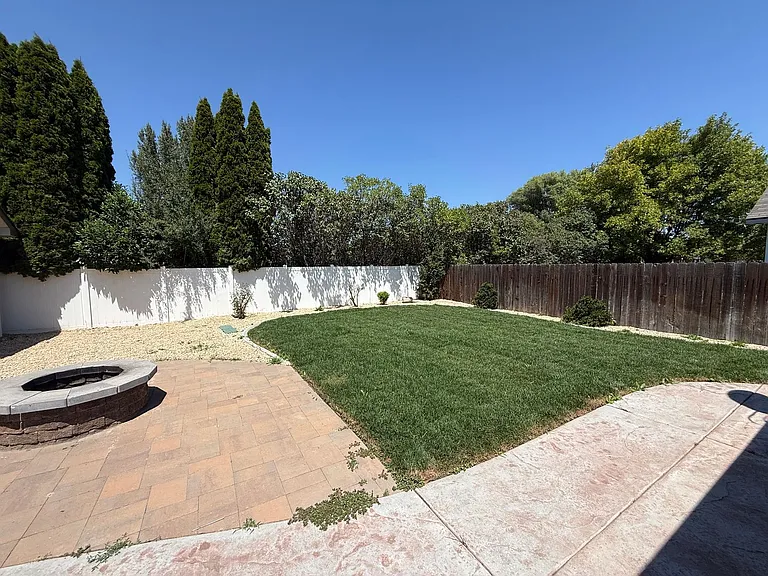 10812 Saffron Dr — Photo 17
