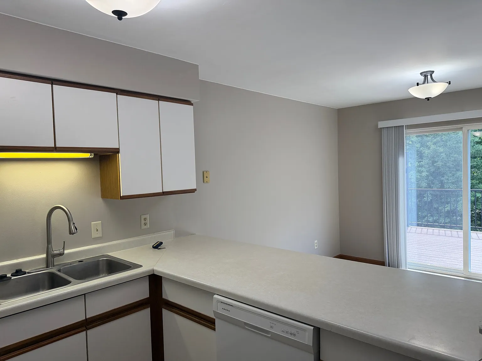 3 bed, 1600 sqft, $1,395 — Photo 2