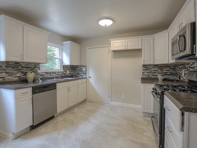 7840 Birch St — Photo 6