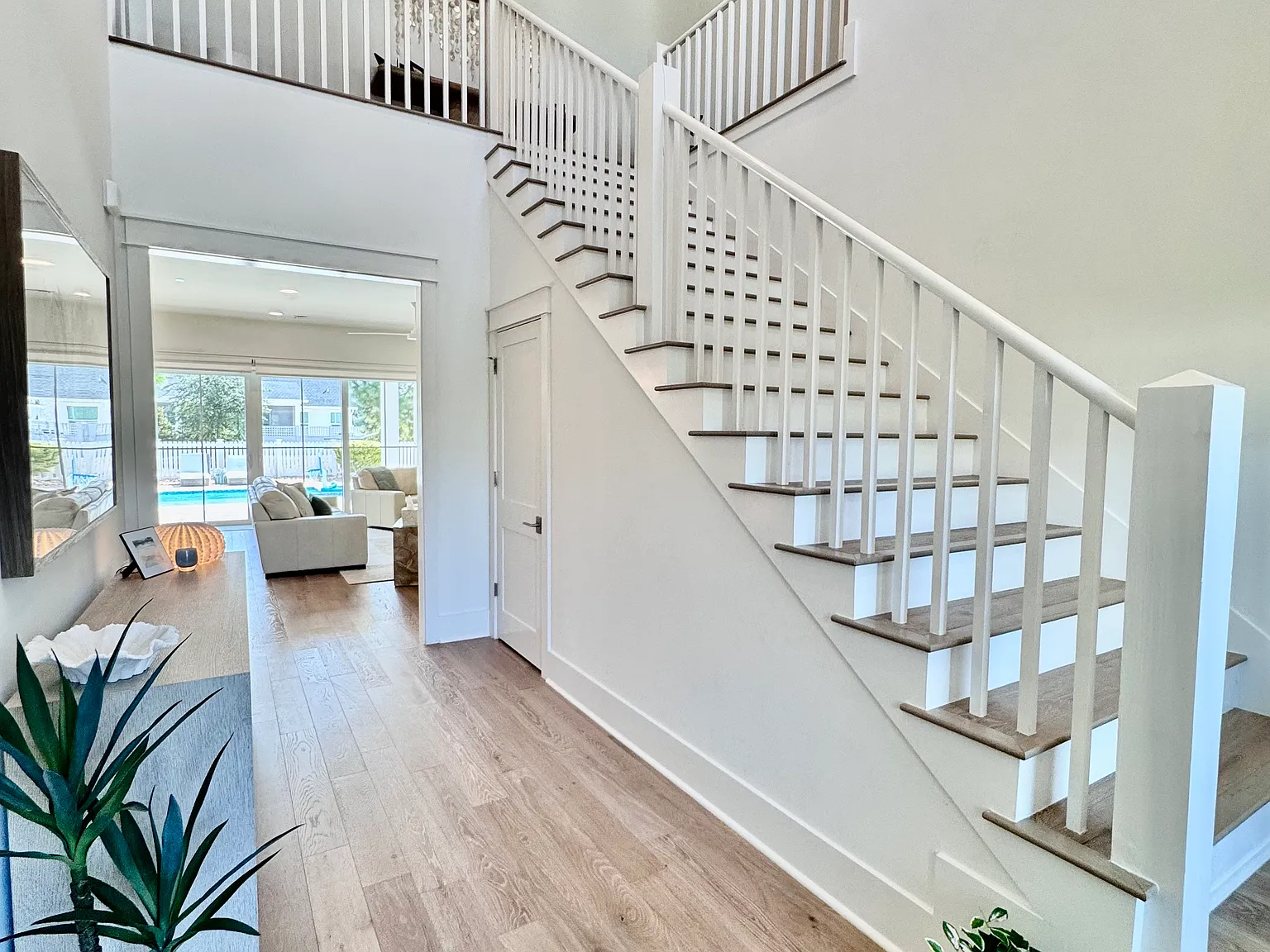 5 bed, 4.5 bath, 3030 sqft, $8,500 — Photo 1