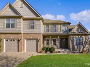 909 Oak St, Sugar Grove, IL 60554