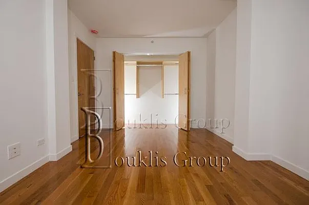 Rented by Bouklis Group | media 19
