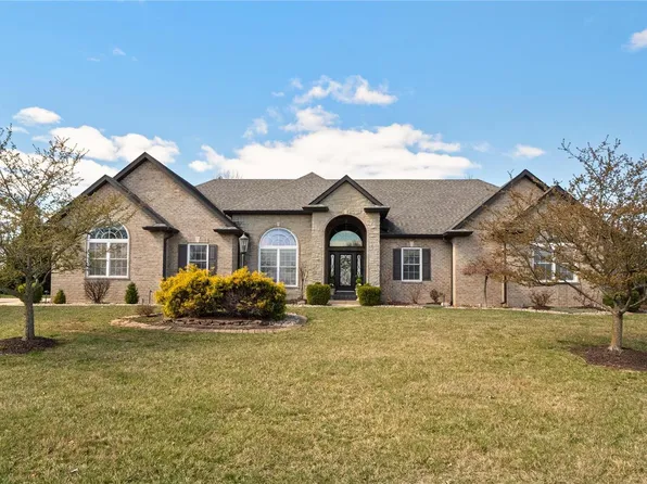 211 Tyler Dr, Troy, IL 62294