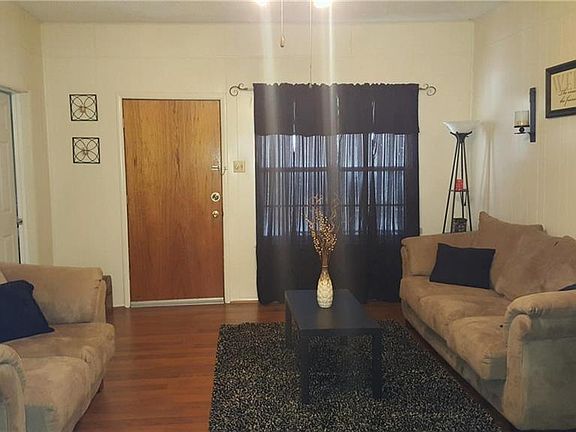 2nd image of 401 E Pine St