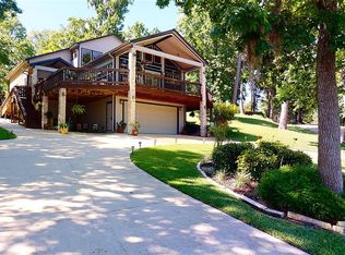 120 Lake Oaks Blvd, Coldspring, TX 77331