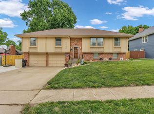 5866 SW Smith Pl, Topeka, KS 66614