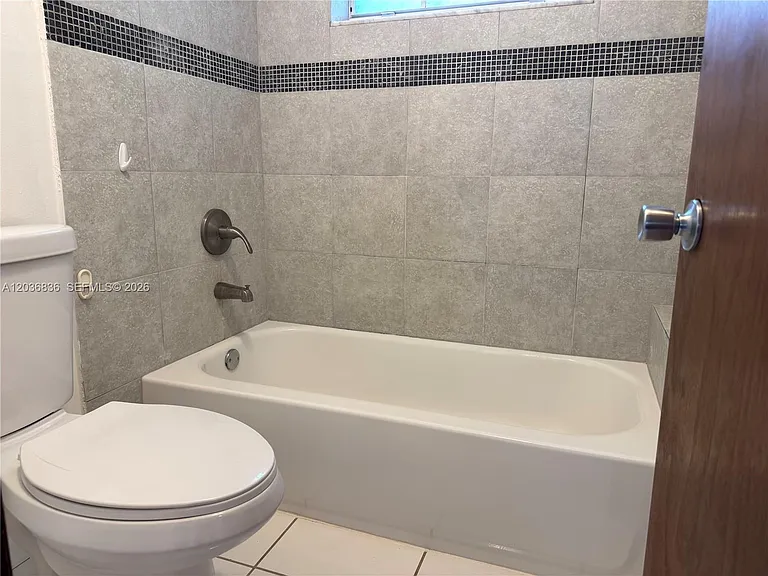 8556 SW 210th Ter — Photo 7