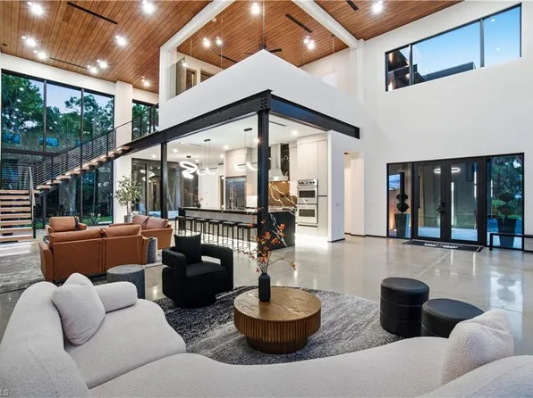 27100 Imperial PKWY, BONITA SPRINGS, FL 34135