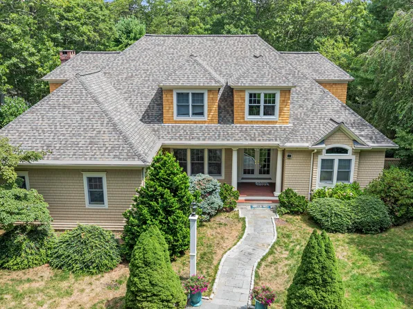 58 The Hacking Circle, Mashpee, MA 02649