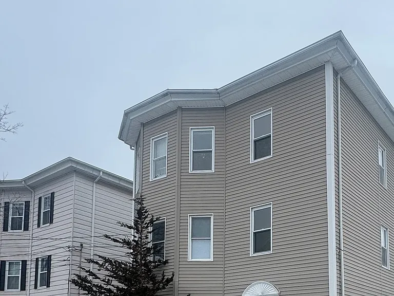 Oliver St — Photo 14
