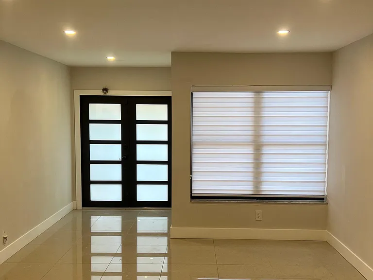1054 SW 118th Ct — Photo 8