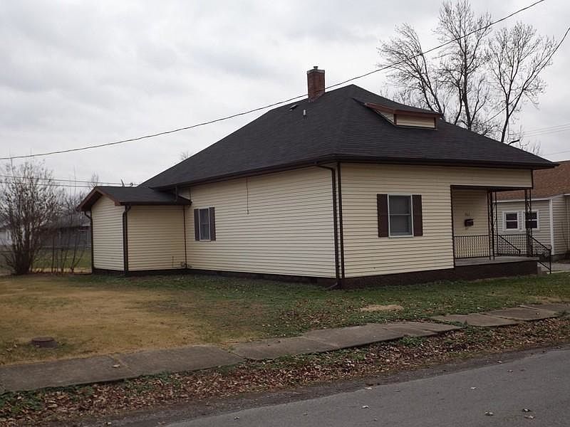 2nd image of 903 Newton Ave