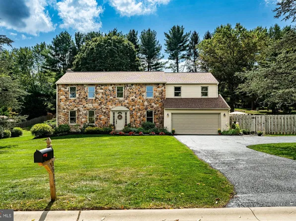 1512 Pennsbury Dr, West Chester, PA 19382