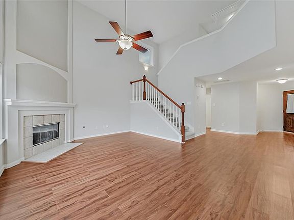 3rd image of 20235 Stonegrove Ct