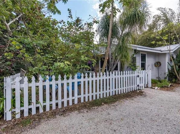2828 Storter AVE, NAPLES, FL 34112