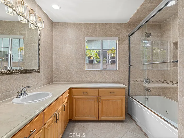 6508 Mammoth Ave — Photo 22