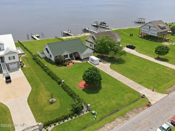 110 E Dowry Creek, Belhaven, NC 27810