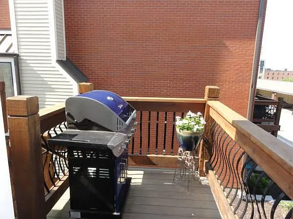 538 W 10th St — Photo 14