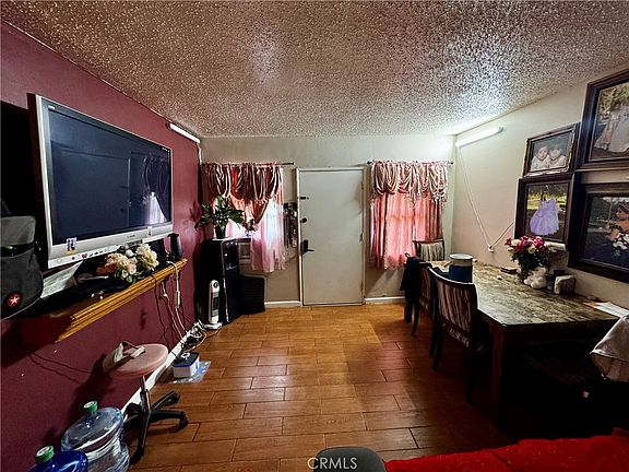 5th image of 4032 W Valencia Dr