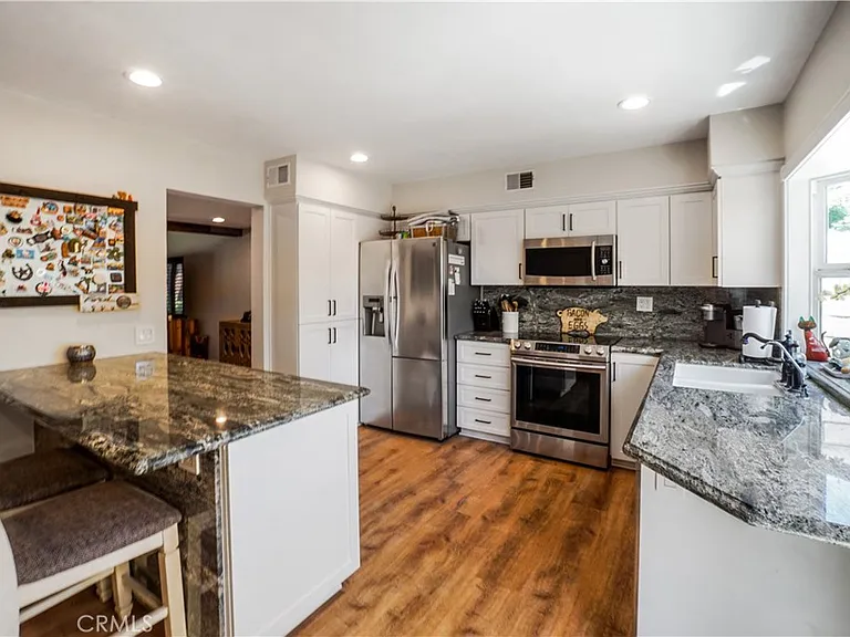 18195 Canyon Ct — Photo 7