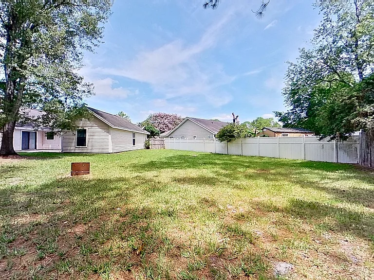 12958 Medford Ln — Photo 25
