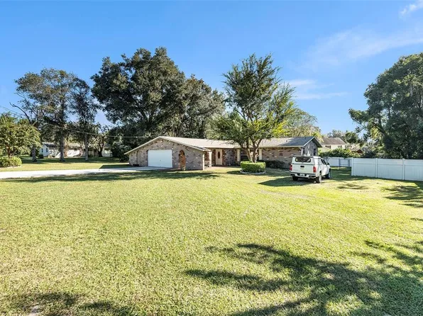 11918 Orangewood Dr, Dade City, FL 33525