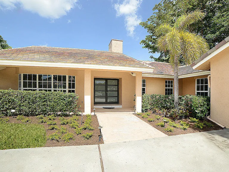 6943 Giralda Cir — Photo 2