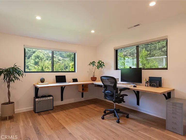 1310 J Lee Cir — Photo 31
