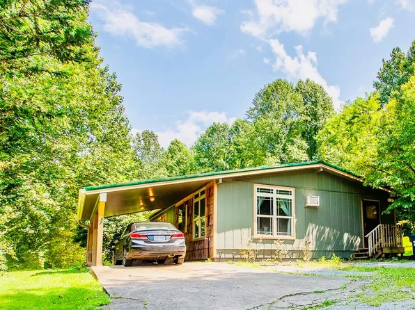 37 Renegade Dr, Robbinsville, NC 28771