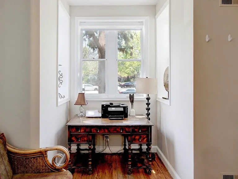 1118 F St NE #2 — Photo 4