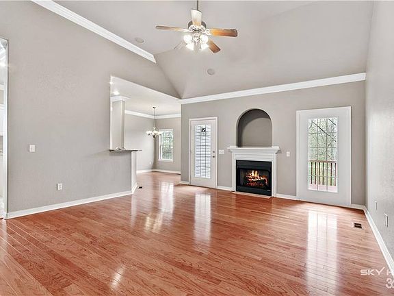 4th image of 3 Cresswell Cir