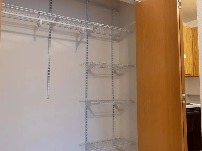The Shannon Apartments — Photo 15