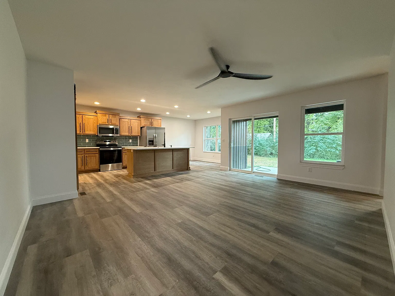 3 bed, 1302 sqft, $1,795 — Photo 3