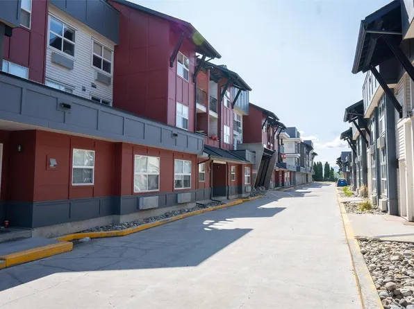 1481 Glenmore Rd N #301, Kelowna, BC V1V 2C5