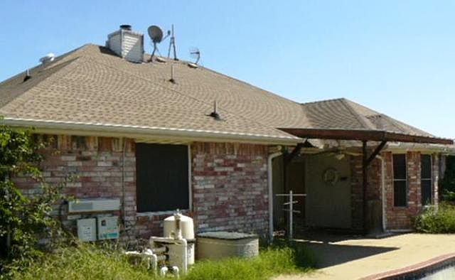 2nd image of 901 Treehouse Ln