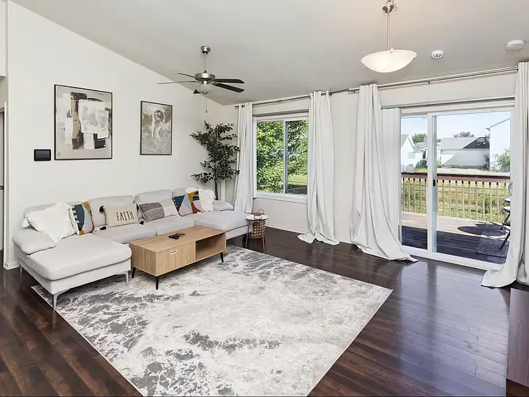 4614 E Valdez Dr #DES — Photo 3