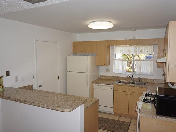 5th image of 10142 Donhill Ct