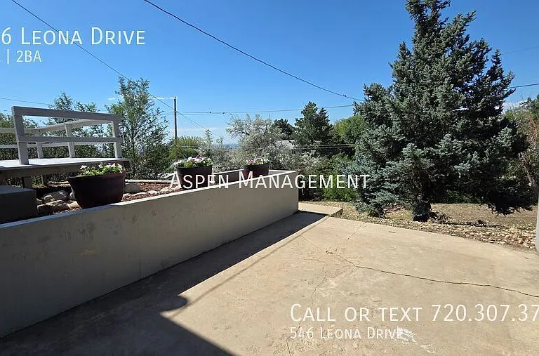 546 Leona Dr — Photo 21