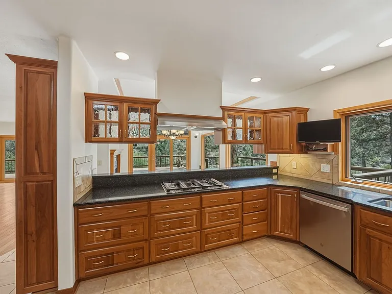 637 NW Silver Buckle Rd — Photo 21