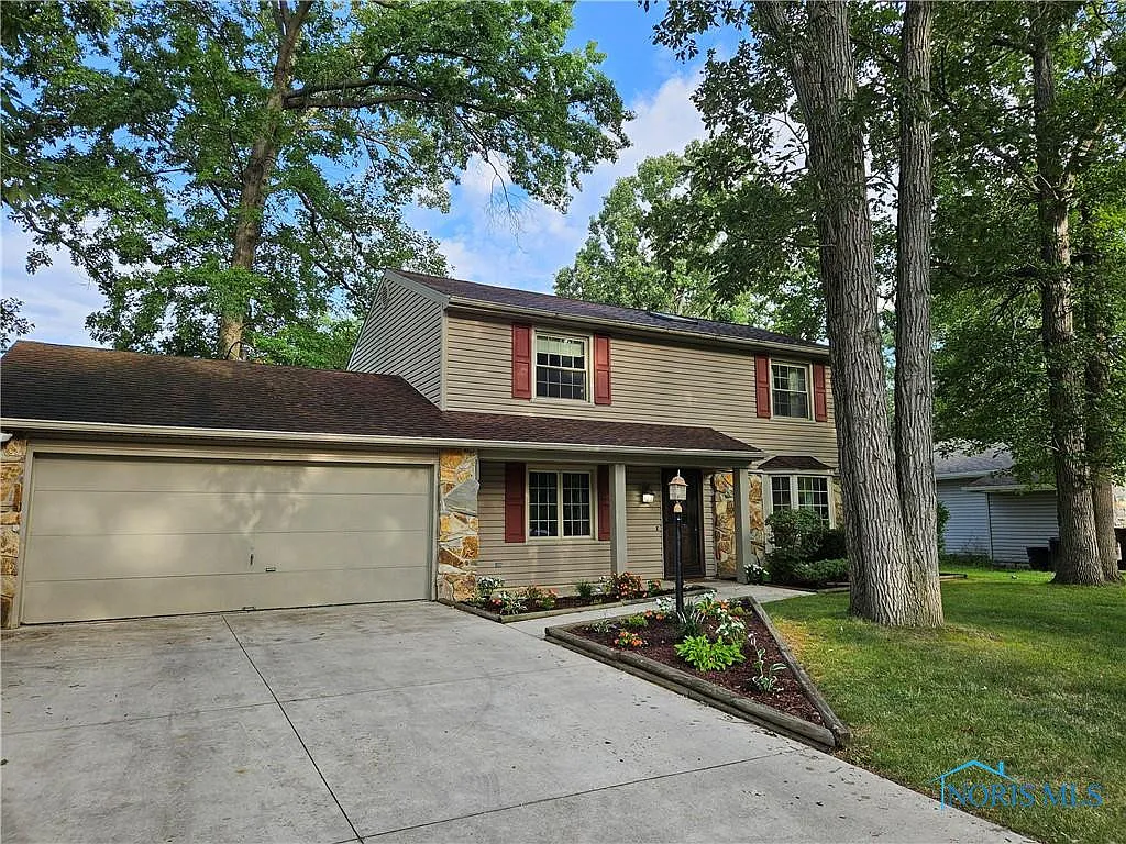 1906 Sherwood Dr photo 1