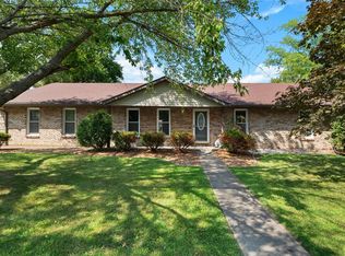 304 Weatherstone Dr, Belleville, IL 62221