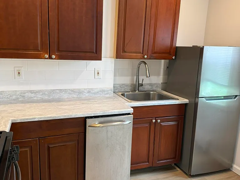 47 Burlington Ave #2 — Photo 11