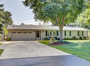 5410 S Brennan Dr, New Berlin, WI 53146